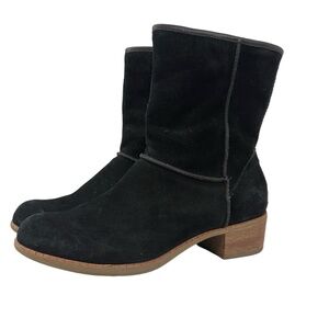 UGG Black Ankle Boots with Brown Sole Size 9 - Narrow
